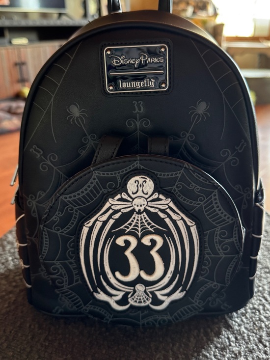 Disney Club 33 2025 Halloween Glow In The Dark Spider Loungefly Backpack